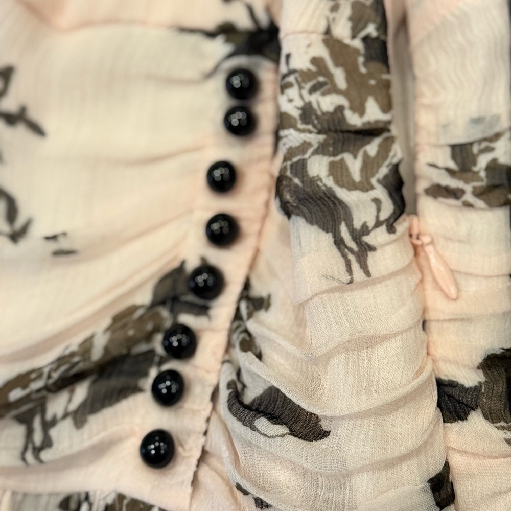 BAUM UND PFERDGARTEN Floral Peplum Blouse -NWOT - Picture 8 of 12